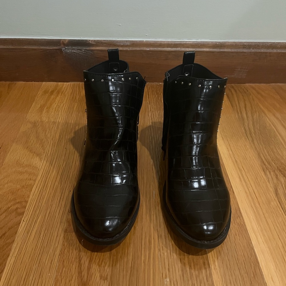 Steve Madden black boots